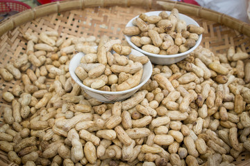 boiled peanuts in cup