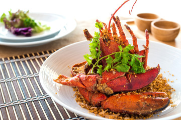 fried garlic lobster