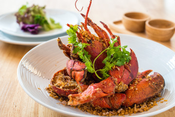 fried garlic lobster
