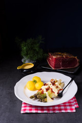 Roasted asparagus with ham