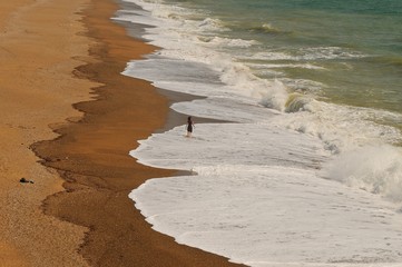 sahilde tek başına 