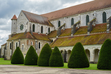 Fototapeta na wymiar F, Burgund, Zisterzienserabtei Pontigny