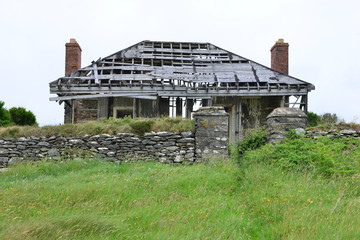 A derelict Bungalow at the DIngle Peninsula in Ireland.
