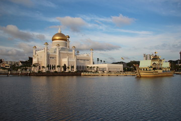 Fototapeta na wymiar Moschee Masjid Omar Ali Saifuddien Brunei
