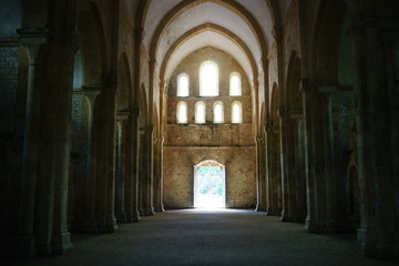 Fototapeta na wymiar F, Burgund, Zisterzienserabtei Fontenay, Innenraum der Klosterkirche