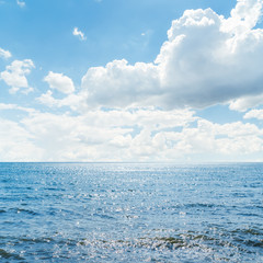 Obraz premium clouds in blue sky over sea