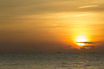 Obraz premium Sunrise and sea.