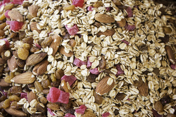 Mix nuts and raisins