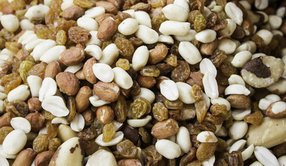 Mix nuts and raisins