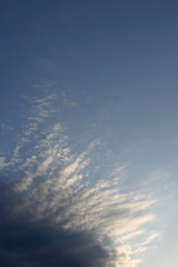 Naklejka na ściany i meble 空と広がる雲・夕方（広がる、拡散、求める、可能性などのイメージ）