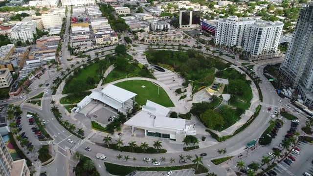 Aerial flyover and tilt down young circle park hollywood fl 4k 30p