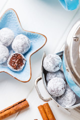Chocolate truffles with shugar powder