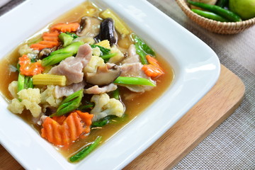 Stir fried mixed vegetables with pork