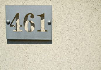 Obraz premium House numbers four hundreds and sixty one (462 four six one) on a gray background