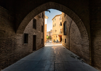 Fototapeta premium Arch. The sun. Day. Spain.