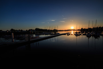 Sonnenuntergang am Hafen in Xanten