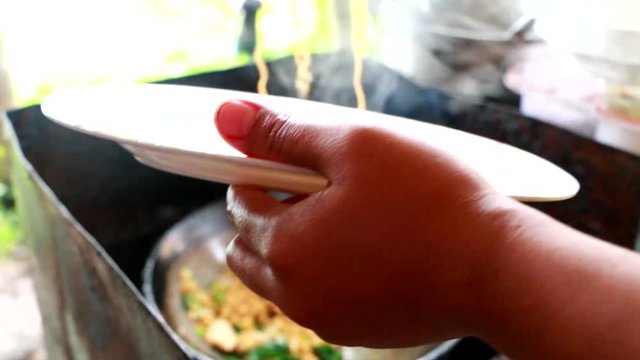 Cooking Fried noodles with vegetables