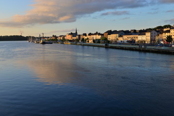 Obraz premium Sunrise at Waterford in June