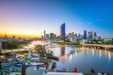 Brisbane city skyline and Brisbane river at twilight - obrazy, fototapety, plakaty