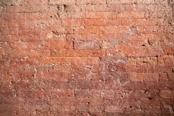The walls of Dhammayangyi temple are neatly arranged.