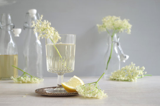Holunderbl&uuml;tenlimonade
