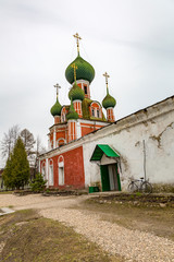 Fototapeta na wymiar PERESLAVL-ZALESSKY, RUSSIA - APRIL 26, 2017: The building of the Church of Alexander Nevsky. Built in 1740 