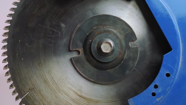 rotation of the circular saw, closeup