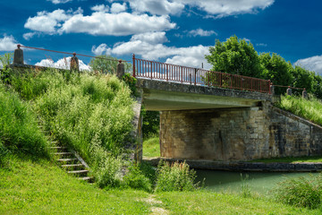 F, Burgund, Brücke bei Tanley am Canal de Bourgogne