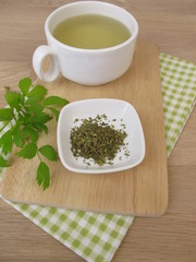 Tee mit Liebstöckel