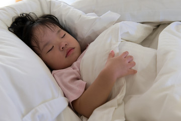 Obraz na płótnie Canvas Child sleeping close up