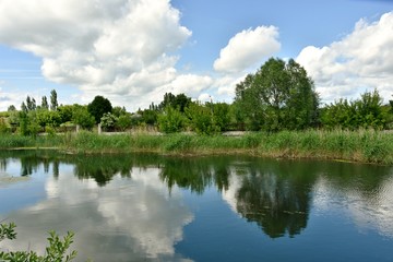 Fototapeta na wymiar Reflection in the river