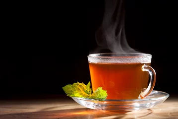 Crédence de cuisine en verre imprimé Theé tasse de thé à la menthe