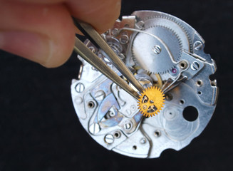 vintage mechanical watch mechanism repairing