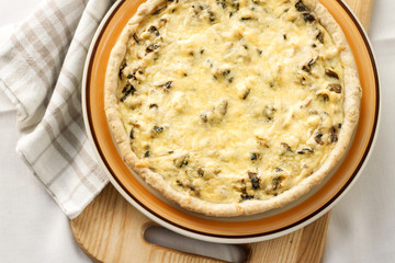 Chicken tart with mushrooms and cheese