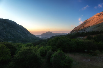 Obraz premium Lovely Mountains of Sicily. Late Spring early Summer Landscape in the Madonie hills of the island