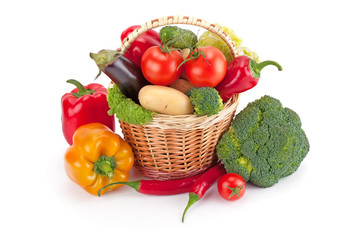fresh and ripe vegetables arranged in a basket