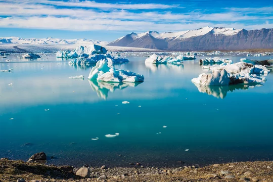 La Lagune Glaciaire de Jökulsárlón - Adobe Stock