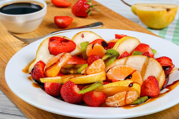 strawberry, kiwi fruit and pear salad