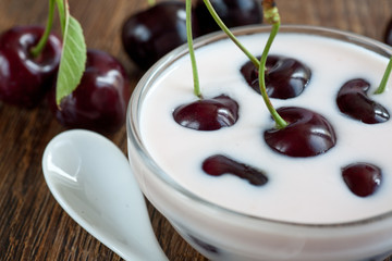 Yogurt with cherries