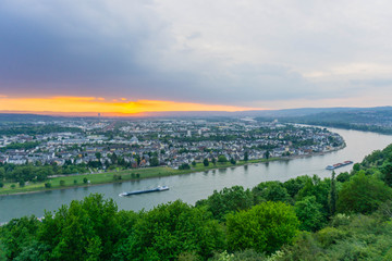 Fototapeta na wymiar Rheinschleife bei Koblenz