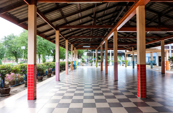 colorful of columns building or pillar under roof and grid pattern floor, structure or orderly concept