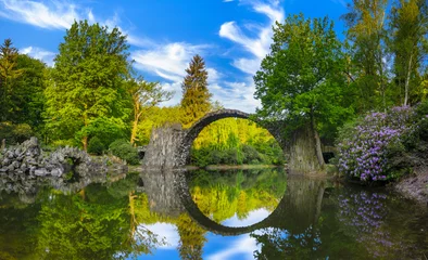 Fototapete Rakotzbrücke Frühling im Rhododendronpark in Kromlau, Deutschland