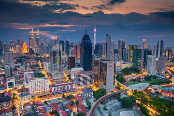 Poster Im Rahmen Kuala Lumpur. Stadtbild von Kuala Lumpur, Malaysia während des Sonnenuntergangs. © rudi1976