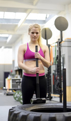 Fototapeta premium Frau im Fitnessstudio