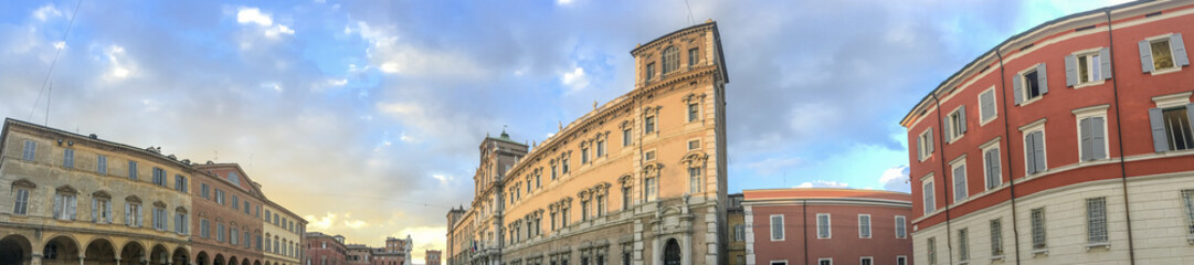 Fototapeta na wymiar Modena buildings on main square, panoramic view