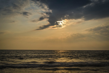 Obraz premium Sunset on Induruwa Beach Sri Lanka