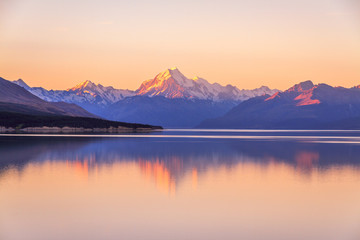 Aoraki Mountcook befor the sunset at lake Pukaki sightseeing