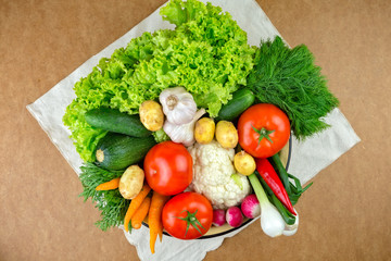 vegetables, vegetable arrangement, a bowl with vegetables.