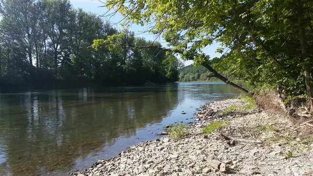 BRZEG RZEKI SAN
