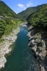 Naklejka na ściany i meble 徳島県三好市　赤川橋から見た小歩危峡